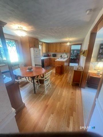 35 Circle Drive, Enfield, CT 06082