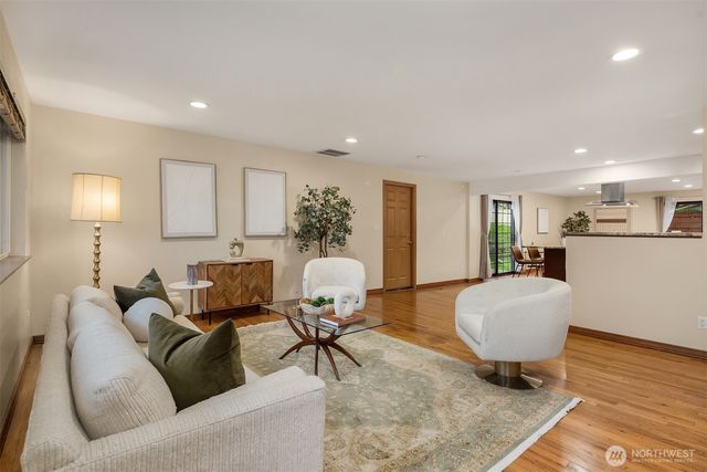 4522 182nd Place SW, Lynnwood, WA 98037