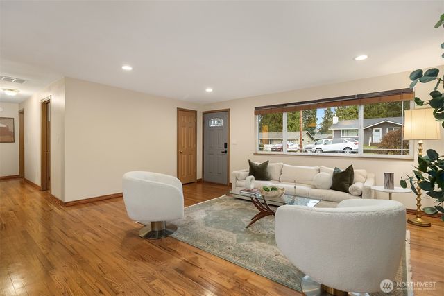 4522 182nd Place SW, Lynnwood, WA 98037