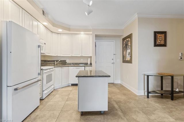 2825 Palm Beach BLVD 203, Fort Myers, FL 33916