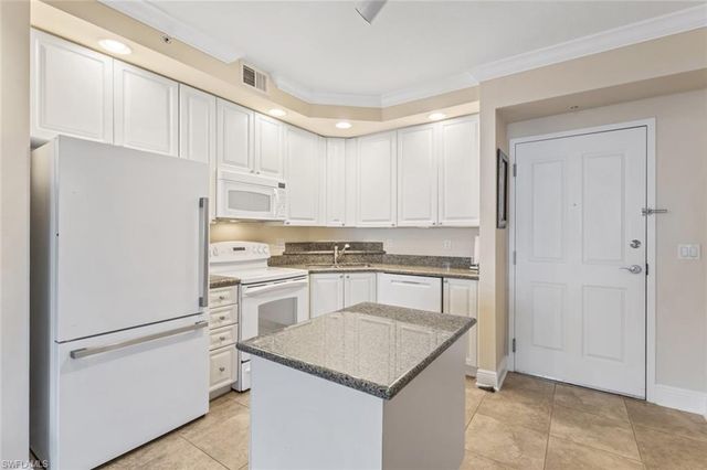 2825 Palm Beach BLVD 203, Fort Myers, FL 33916