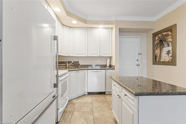 2825 Palm Beach BLVD 203, Fort Myers, FL 33916