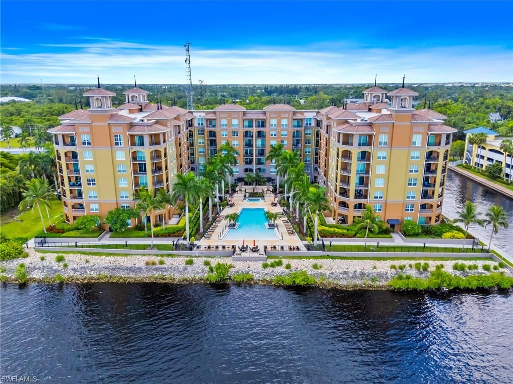 2825 Palm Beach BLVD 203, Fort Myers, FL 33916