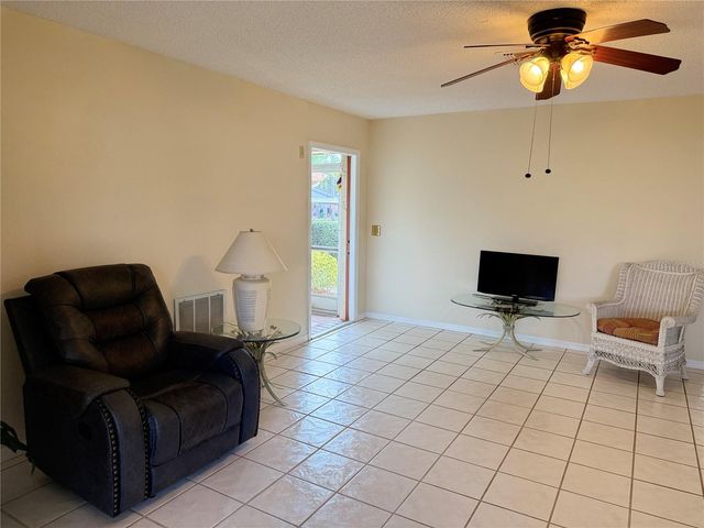 407 FELTHAM TRAIL UNIT B 48, Sun City Center, FL 33573