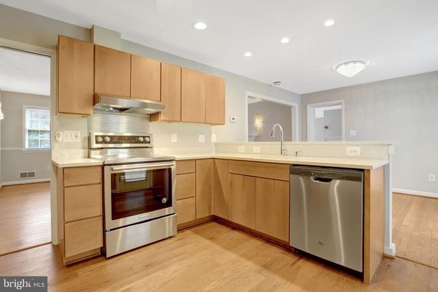 3716 N VERNON ST, Arlington, VA 22207