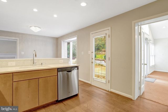 3716 N VERNON ST, Arlington, VA 22207