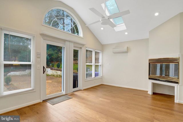 3716 N VERNON ST, Arlington, VA 22207