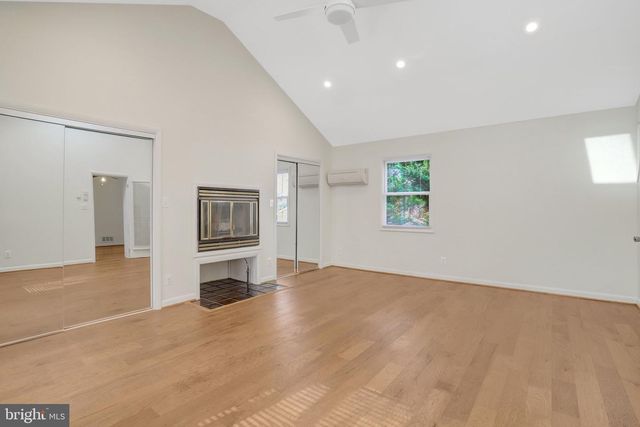 3716 N VERNON ST, Arlington, VA 22207