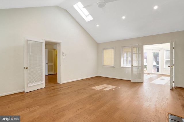 3716 N VERNON ST, Arlington, VA 22207