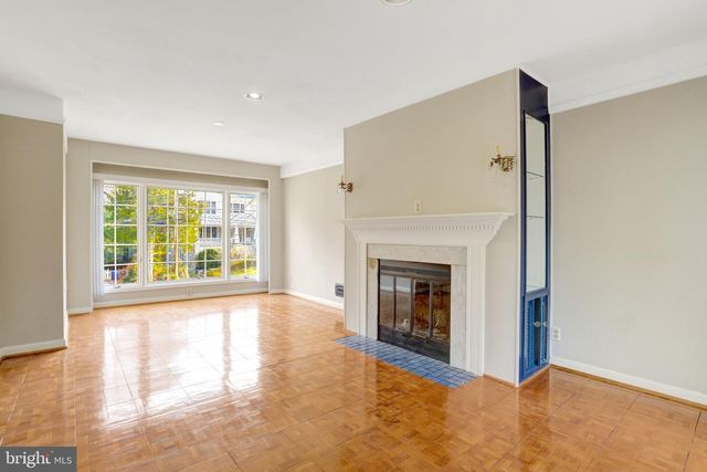 3716 N VERNON ST, Arlington, VA 22207