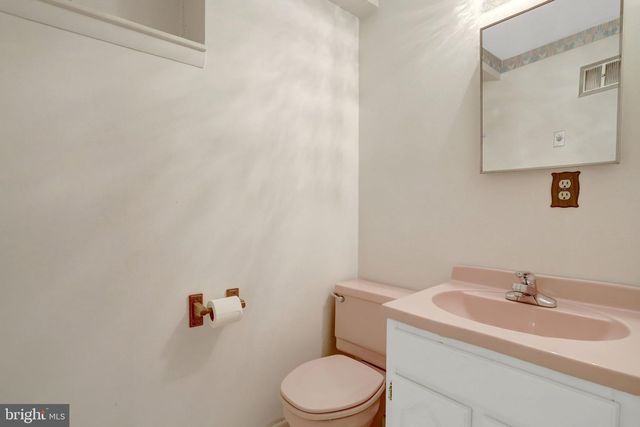 3716 N VERNON ST, Arlington, VA 22207