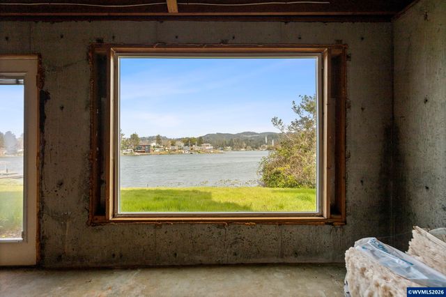 3401 NE Yacht Av, Lincoln City, OR 97367