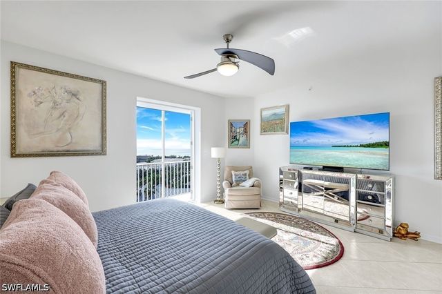400 Flagship DR 902, Naples, FL 34108