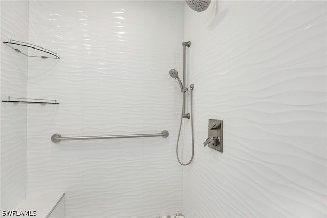 400 Flagship DR 902, Naples, FL 34108