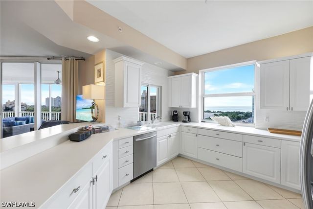 400 Flagship DR 902, Naples, FL 34108