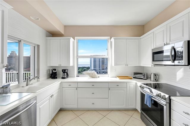 400 Flagship DR 902, Naples, FL 34108
