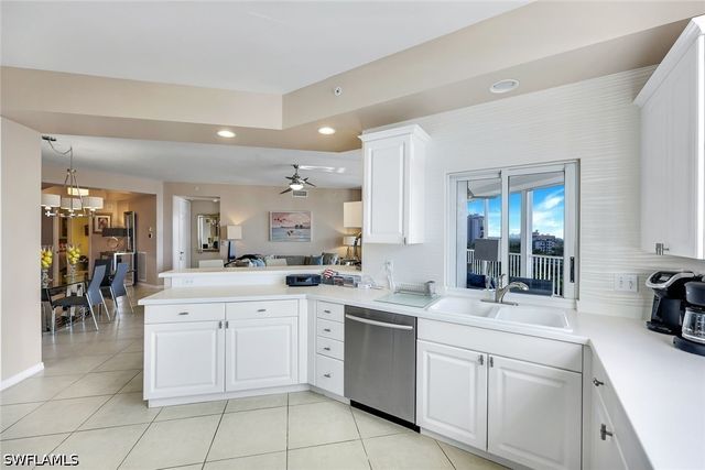 400 Flagship DR 902, Naples, FL 34108