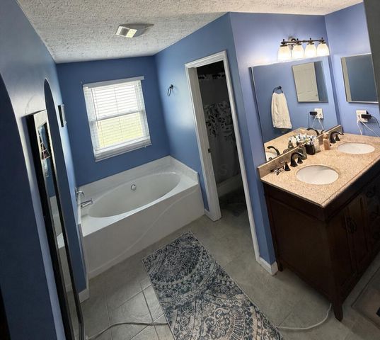 246 Weeping Willow Run Drive, Johnstown, OH 43031