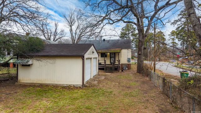 3301 W 7th Street, Little Rock, AR 72205