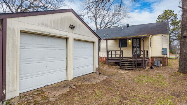 3301 W 7th Street, Little Rock, AR 72205
