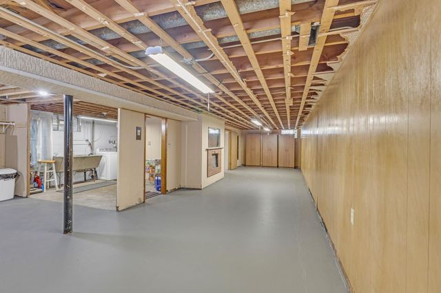 9053 Hess Drive, Highland, IN 46322