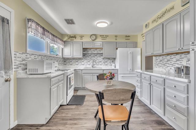 9053 Hess Drive, Highland, IN 46322
