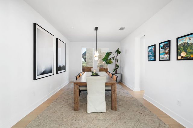 6220 Sontag DR, Austin, TX 78738