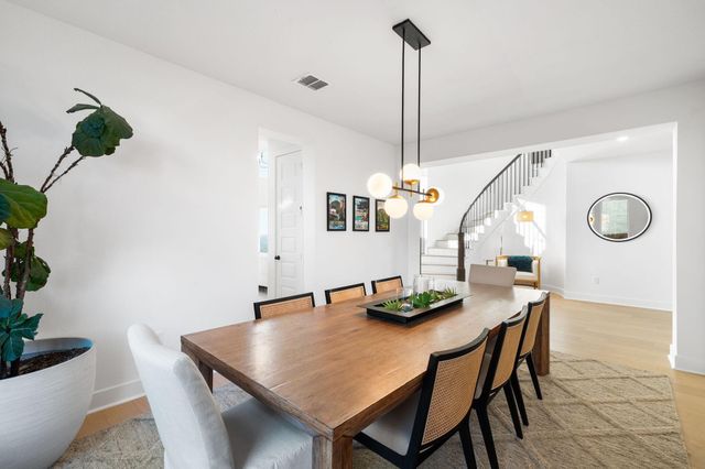 6220 Sontag DR, Austin, TX 78738