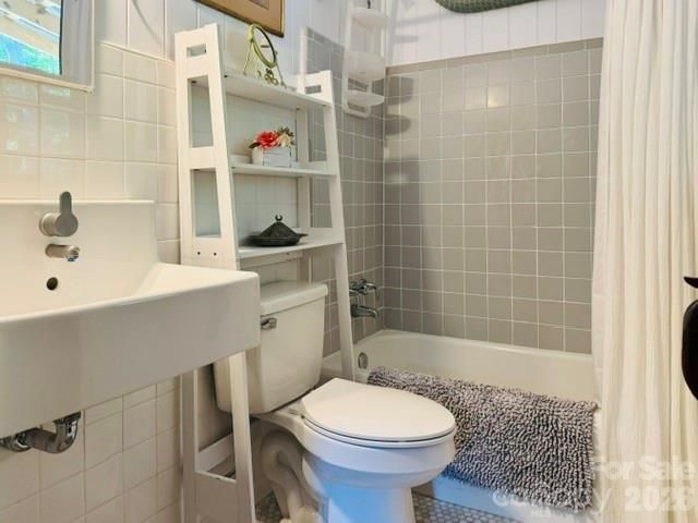 23 Leatherwood Lane, Hendersonville, NC 28739