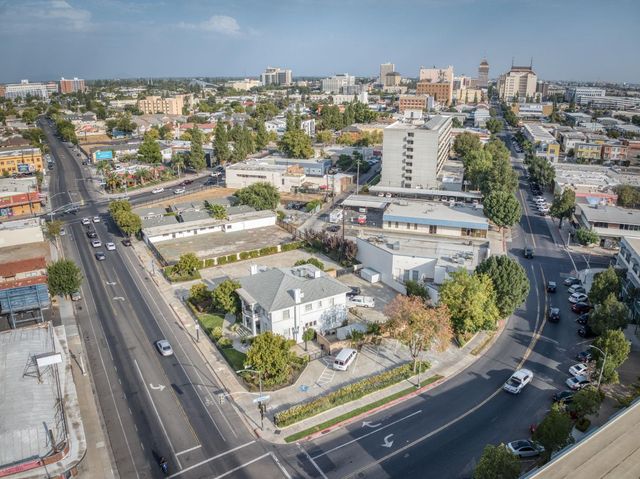 916 E Divisadero Street, Fresno, CA 93721