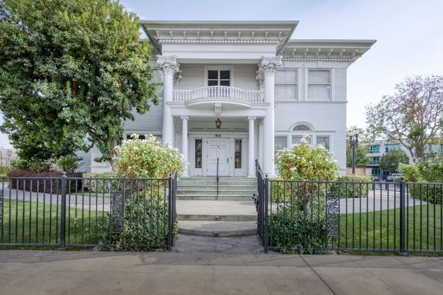 916 E Divisadero Street, Fresno, CA 93721