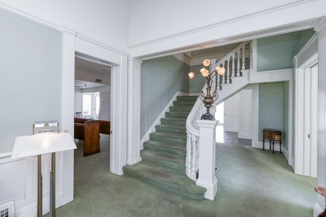 916 E Divisadero Street, Fresno, CA 93721