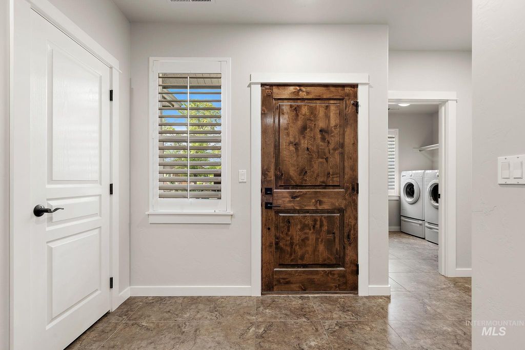 10130 W Brownstone Dr, Boise, ID 83709 photo 4