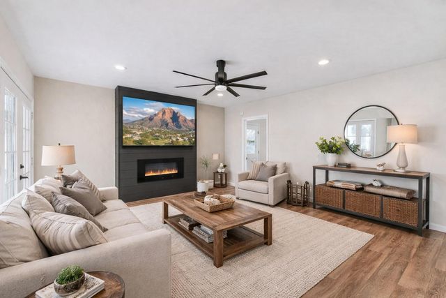 8302 E Windsor Avenue, Scottsdale, AZ 85257