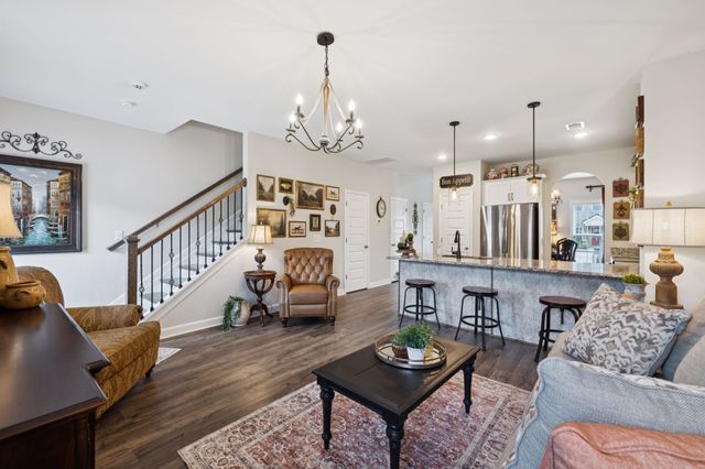 214 Mansfield Dr, Gallatin, TN 37066