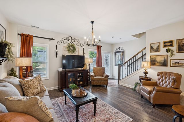 214 Mansfield Dr, Gallatin, TN 37066