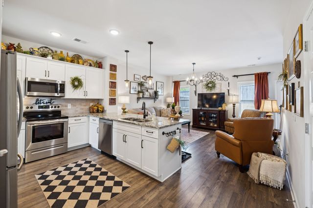 214 Mansfield Dr, Gallatin, TN 37066