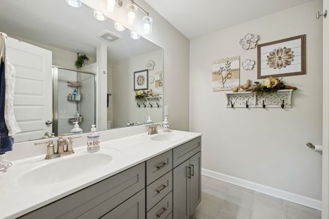 214 Mansfield Dr, Gallatin, TN 37066