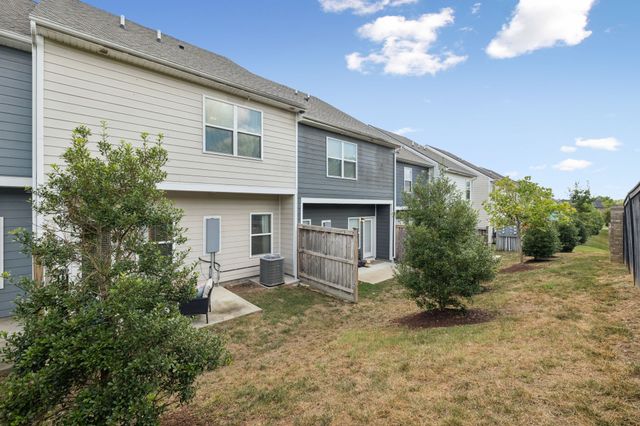 214 Mansfield Dr, Gallatin, TN 37066