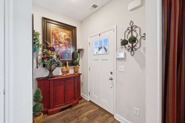 214 Mansfield Dr, Gallatin, TN 37066