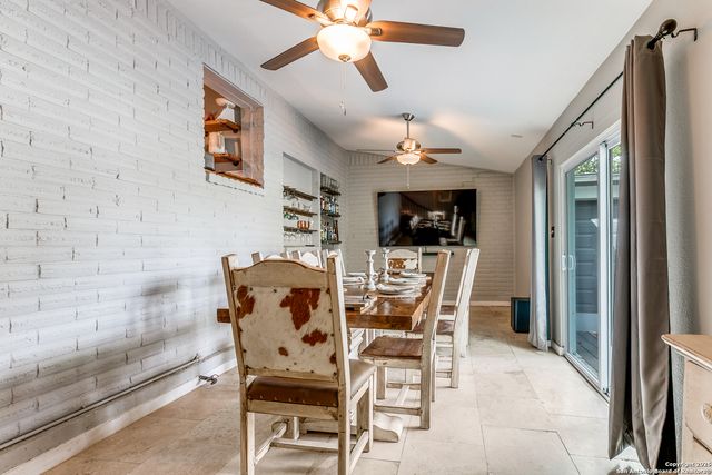 715 Oakwood Dr, San Antonio, TX 78228