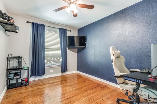 715 Oakwood Dr, San Antonio, TX 78228