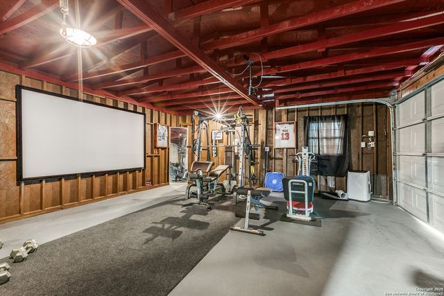 715 Oakwood Dr, San Antonio, TX 78228