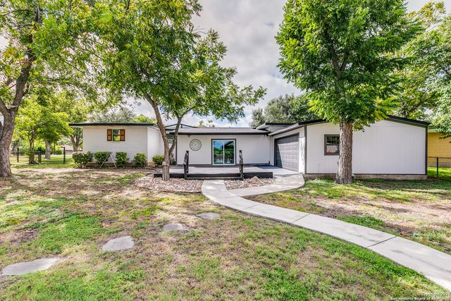 715 Oakwood Dr, San Antonio, TX 78228