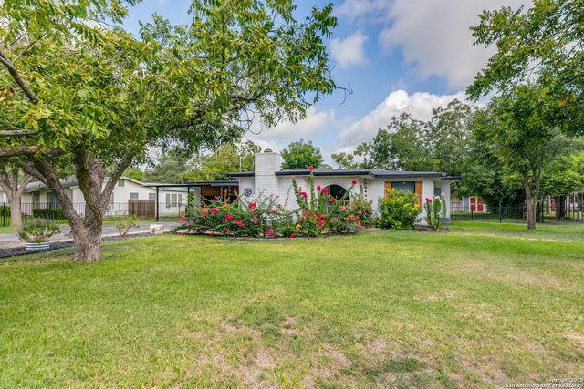 715 Oakwood Dr, San Antonio, TX 78228