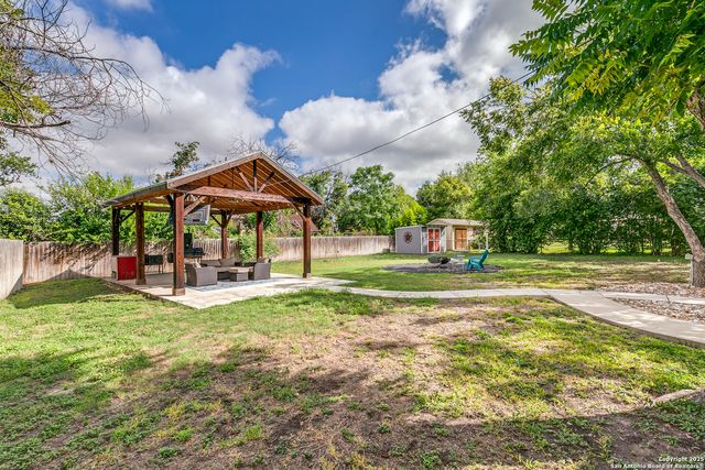 715 Oakwood Dr, San Antonio, TX 78228