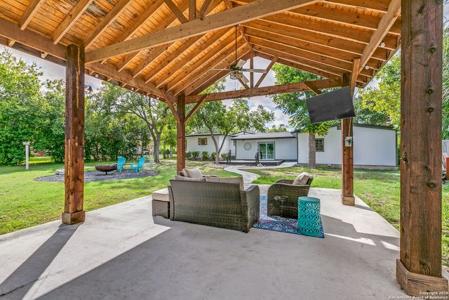 715 Oakwood Dr, San Antonio, TX 78228