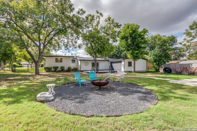 715 Oakwood Dr, San Antonio, TX 78228