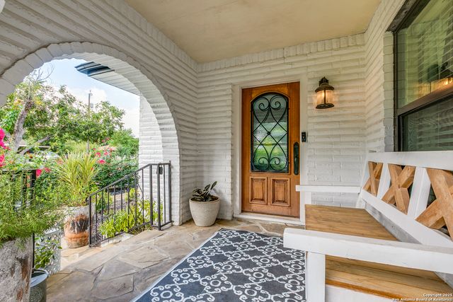 715 Oakwood Dr, San Antonio, TX 78228