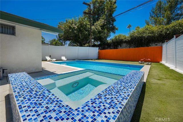 19800 Friar, Woodland Hills, CA 91367